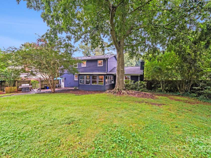 6832 April Lane, Charlotte, NC 28215.  MLS# CAR4289704, YatesRealty ID 31552. 