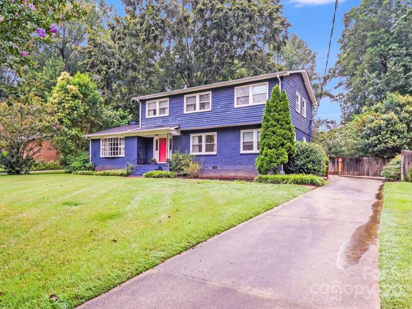 6832 April Lane, Charlotte, NC 28215.  MLS# CAR4289704, YatesRealty ID 31552. 