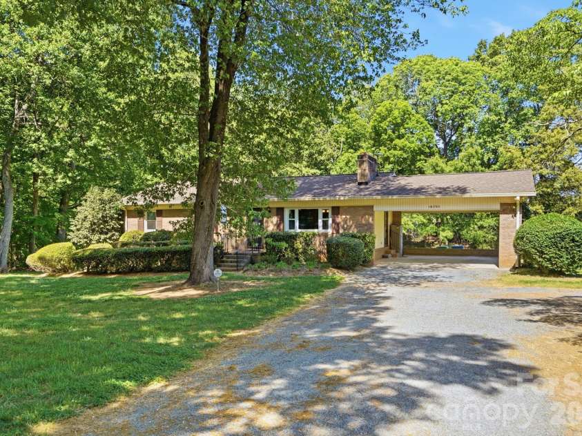 14050 Cabarrus Station Road, Midland, NC 28107.  MLS# CAR4371768, YatesRealty ID 31553. 