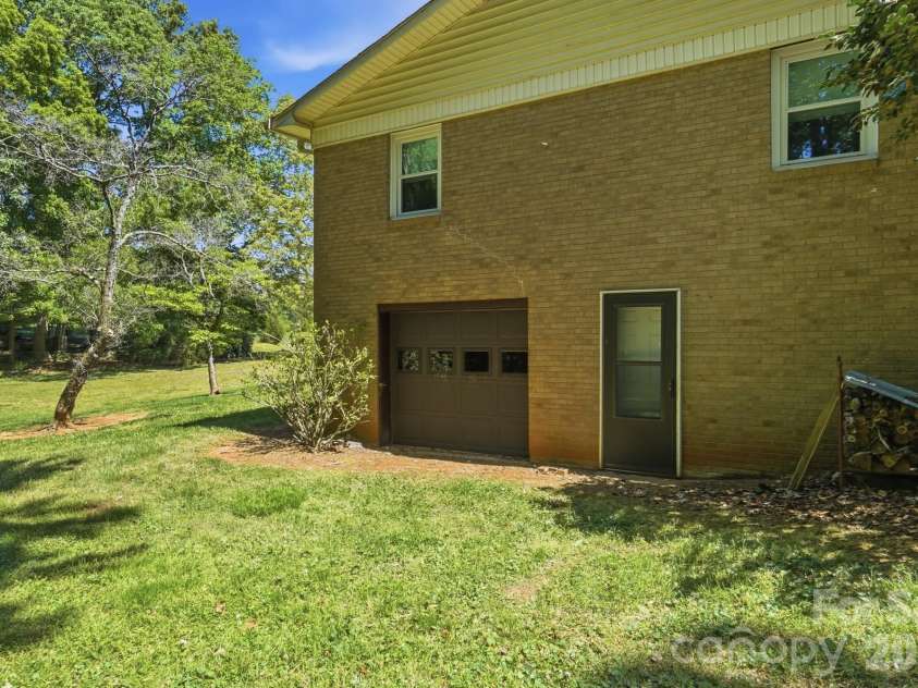 14050 Cabarrus Station Road, Midland, NC 28107.  MLS# CAR4371768, YatesRealty ID 31553. 