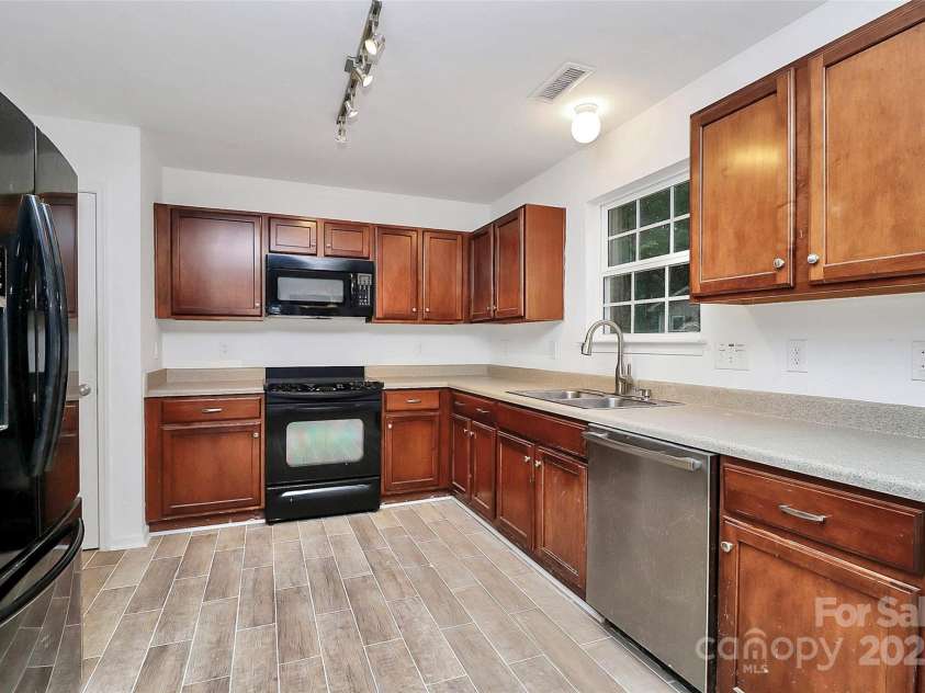 2035 Covered Bridge Court, Rock Hill, SC 29732.  MLS# CAR4278461, YatesRealty ID 31553. 