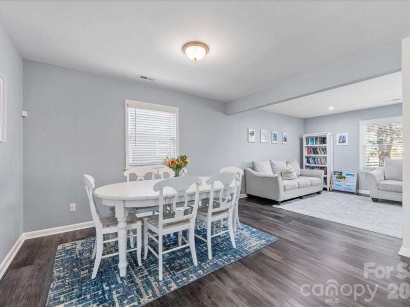 4914 Glenbrier Drive, Charlotte, NC 28212.  MLS# CAR4384998, YatesRealty ID 31554. Dining area