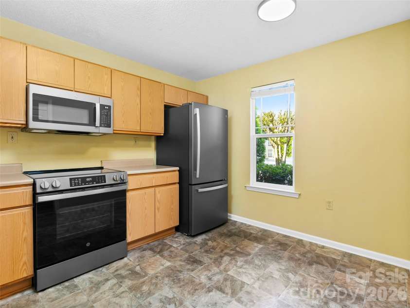 2303 Deermouse Way, Hendersonville, NC 28792.  MLS# CAR4382136, YatesRealty ID 31555. 