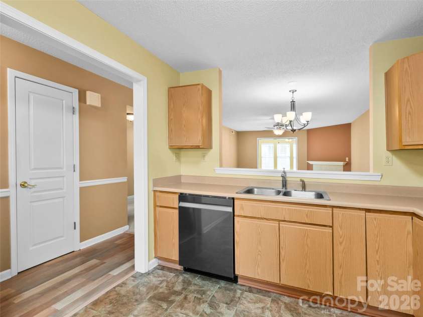 2303 Deermouse Way, Hendersonville, NC 28792.  MLS# CAR4382136, YatesRealty ID 31555. 