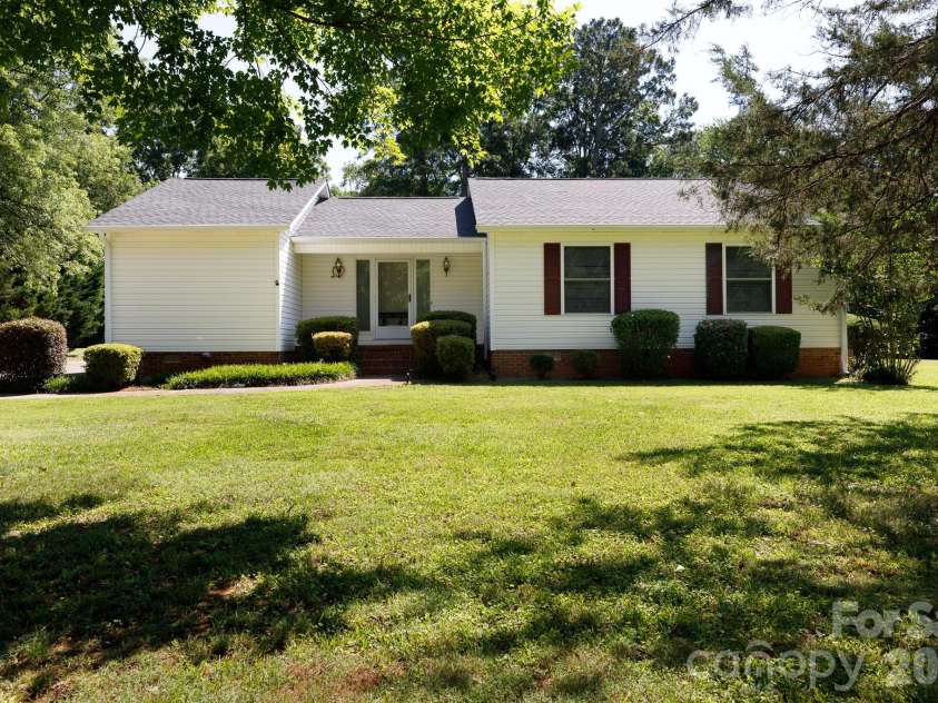 2250 Terrell Place, Rock Hill, SC 29732.  MLS# CAR4393727, YatesRealty ID 31556. 