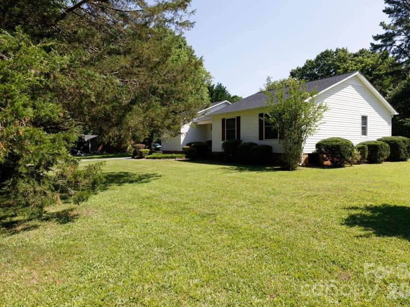 2250 Terrell Place, Rock Hill, SC 29732.  MLS# CAR4393727, YatesRealty ID 31556. 