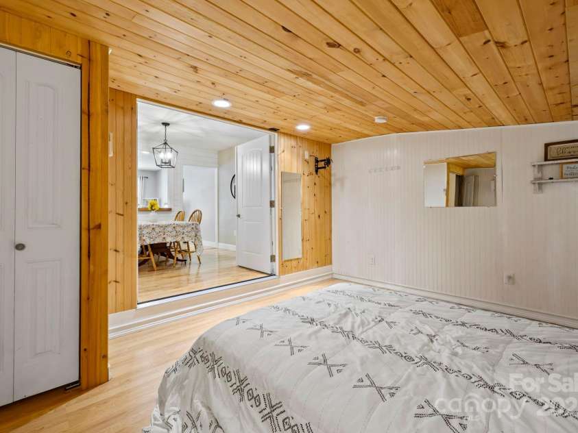 150 Deerwoode Lane, Brevard, NC 28712.  MLS# CAR4257546, YatesRealty ID 31558. Bonus Room/Flex Space