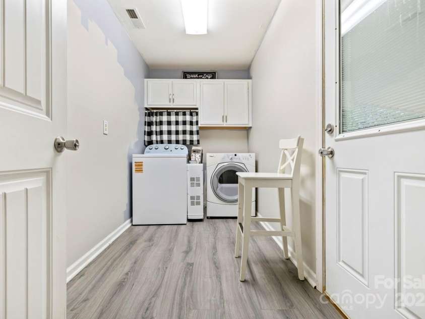 150 Deerwoode Lane, Brevard, NC 28712.  MLS# CAR4257546, YatesRealty ID 31558. Mudroom