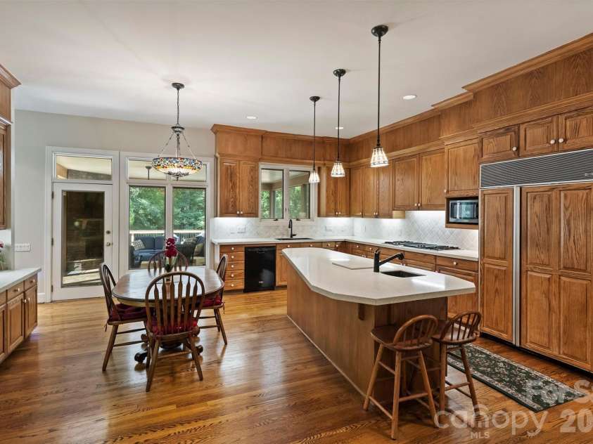 3301 Providence Plantation Lane, Charlotte, NC 28270.  MLS# CAR4379817, YatesRealty ID 31558. Kitchen