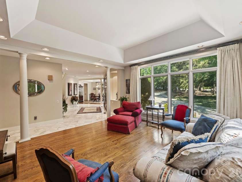 3301 Providence Plantation Lane, Charlotte, NC 28270.  MLS# CAR4379817, YatesRealty ID 31558. Library/office