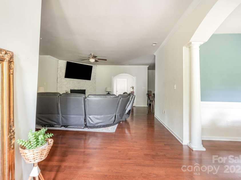 306 Nance Road, Charlotte, NC 28214.  MLS# CAR4240318, YatesRealty ID 31559. 