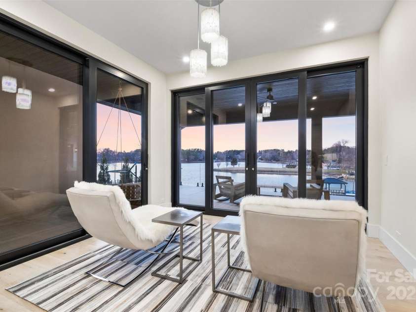 17235 Connor Quay Court, Cornelius, NC 28031.  MLS# CAR4291323, YatesRealty ID 3156. Primary Suite Sitting Area 