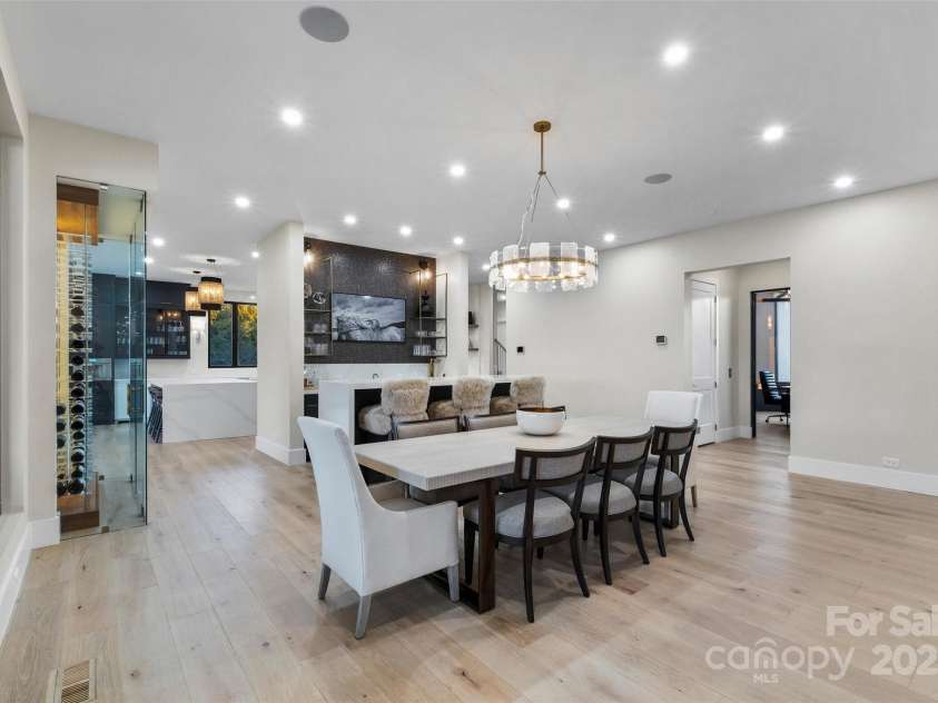 17235 Connor Quay Court, Cornelius, NC 28031.  MLS# CAR4291323, YatesRealty ID 3156. Salon Bar