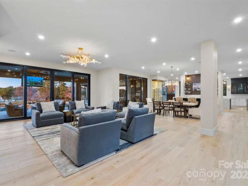 17235 Connor Quay Court, Cornelius, NC 28031.  MLS# CAR4291323, YatesRealty ID 3156. Salon Lounge 