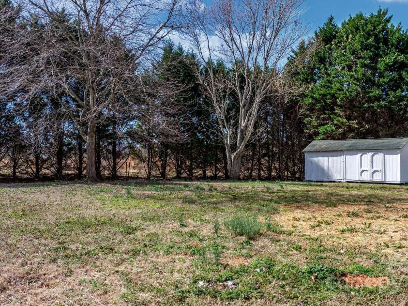 1841 Ellick Drive, Newton, NC 28658.  MLS# CAR4228469, YatesRealty ID 3156. 