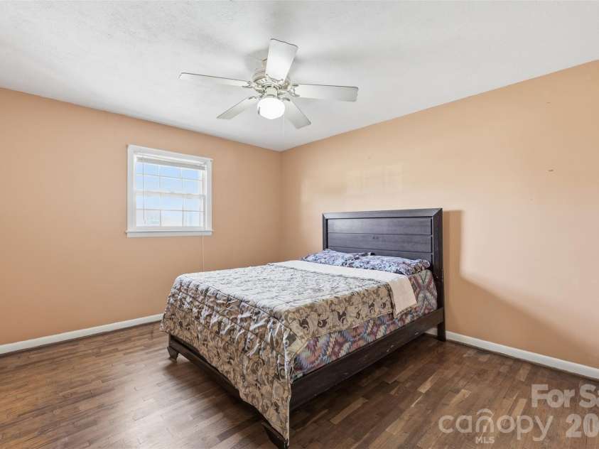 800 Old Little Rock Road, Charlotte, NC 28214.  MLS# CAR4338069, YatesRealty ID 3156. 