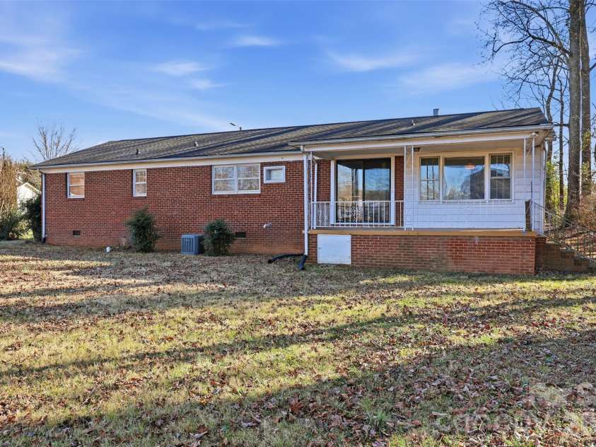 800 Old Little Rock Road, Charlotte, NC 28214.  MLS# CAR4338069, YatesRealty ID 3156. 