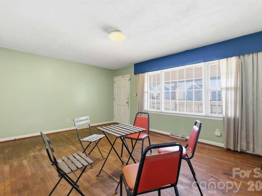 800 Old Little Rock Road, Charlotte, NC 28214.  MLS# CAR4338069, YatesRealty ID 3156. 