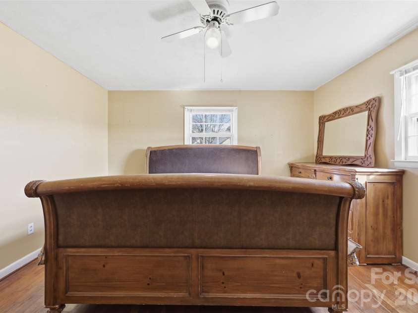 800 Old Little Rock Road, Charlotte, NC 28214.  MLS# CAR4338069, YatesRealty ID 3156. 