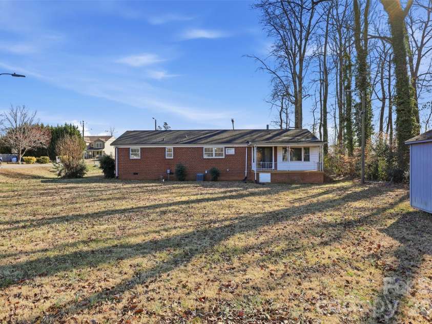 800 Old Little Rock Road, Charlotte, NC 28214.  MLS# CAR4338069, YatesRealty ID 3156. 