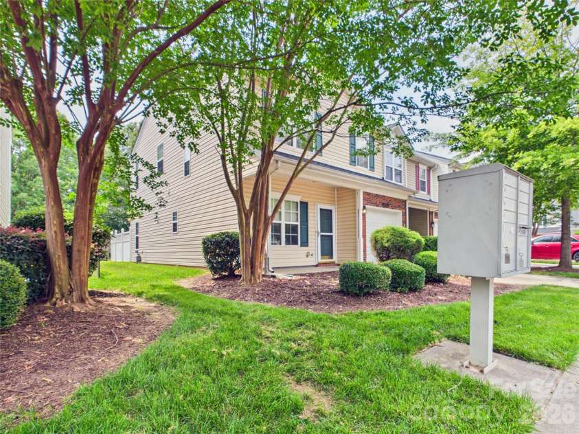 11753 Coddington Ridge Drive, Charlotte, NC 28214.  MLS# CAR4390769, YatesRealty ID 31560. 