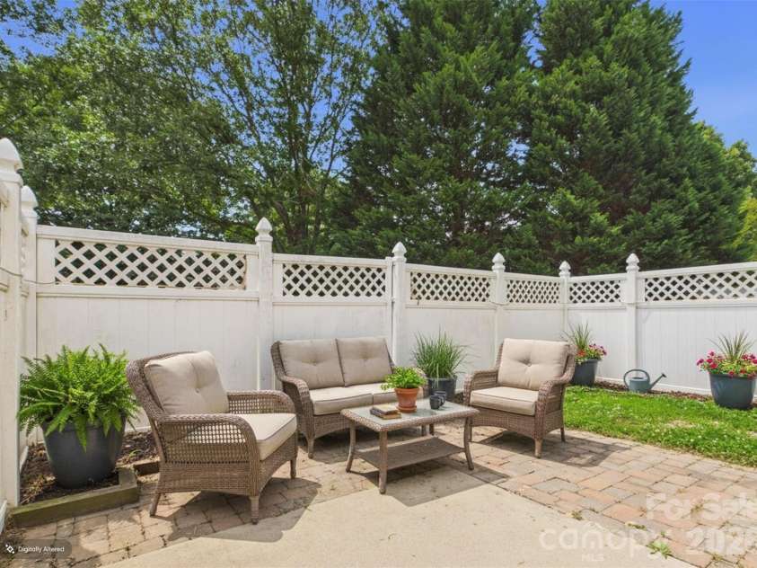 11753 Coddington Ridge Drive, Charlotte, NC 28214.  MLS# CAR4390769, YatesRealty ID 31560. Virtually Staged