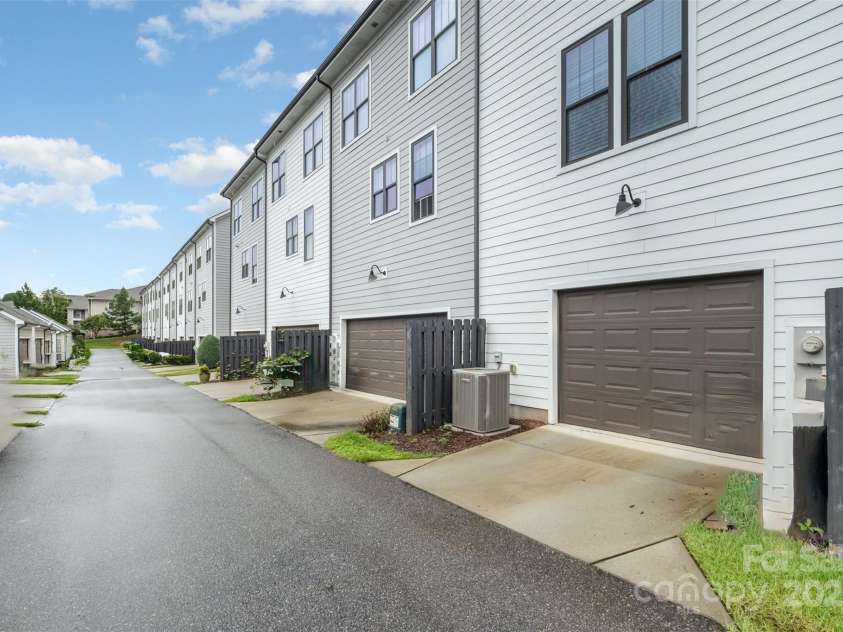 125 Capital Avenue, Mooresville, NC 28117.  MLS# CAR4280467, YatesRealty ID 31560. 