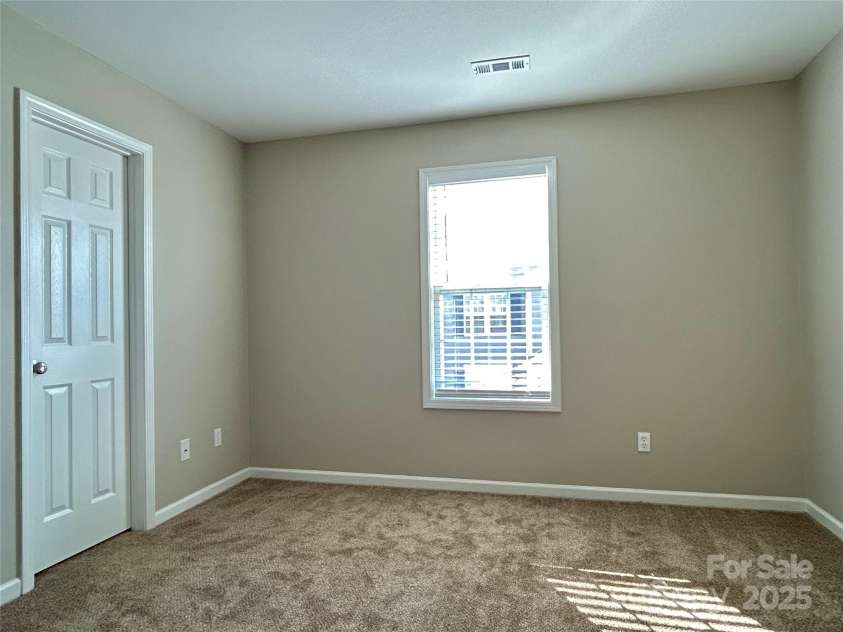 7702 Brisbane Court, Charlotte, NC 28215.  MLS# CAR4223141, YatesRealty ID 31561. 