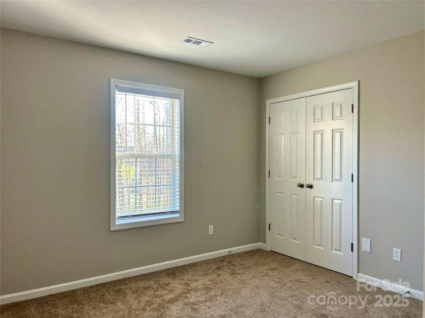 7702 Brisbane Court, Charlotte, NC 28215.  MLS# CAR4223141, YatesRealty ID 31561. 