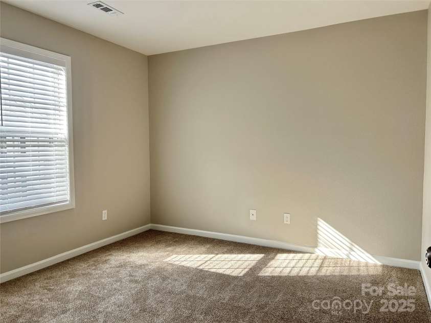 7702 Brisbane Court, Charlotte, NC 28215.  MLS# CAR4223141, YatesRealty ID 31561. 