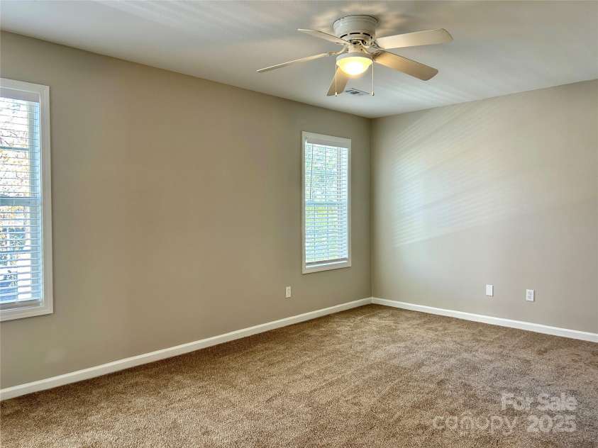 7702 Brisbane Court, Charlotte, NC 28215.  MLS# CAR4223141, YatesRealty ID 31561. 
