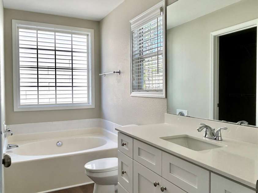 7702 Brisbane Court, Charlotte, NC 28215.  MLS# CAR4223141, YatesRealty ID 31561. 