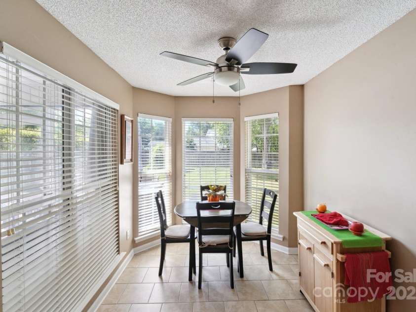 8105 Castlemaine Drive, Matthews, NC 28104.  MLS# CAR4258985, YatesRealty ID 31561. 