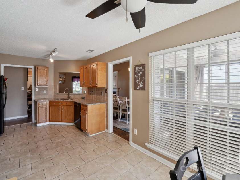 8105 Castlemaine Drive, Matthews, NC 28104.  MLS# CAR4258985, YatesRealty ID 31561. 