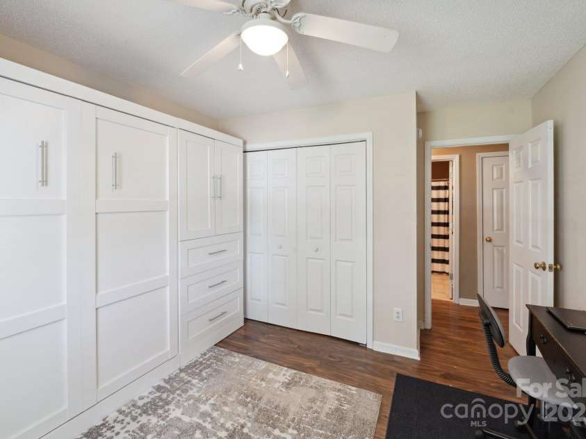 8105 Castlemaine Drive, Matthews, NC 28104.  MLS# CAR4258985, YatesRealty ID 31561. 