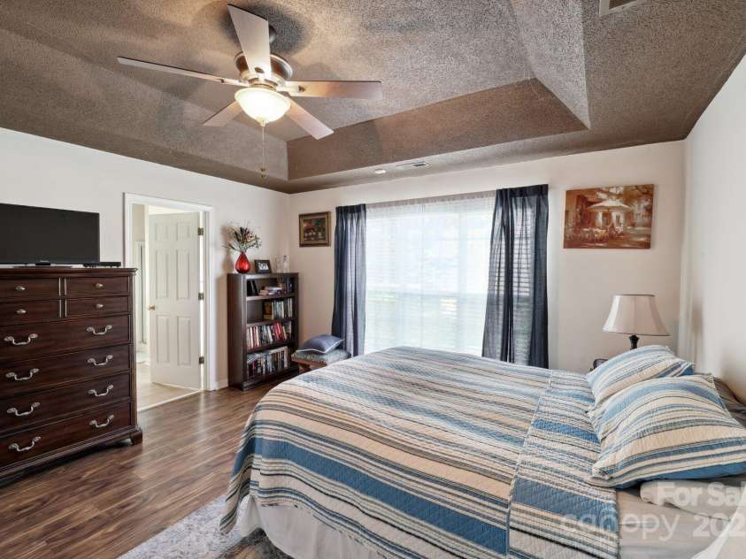 8105 Castlemaine Drive, Matthews, NC 28104.  MLS# CAR4258985, YatesRealty ID 31561. 