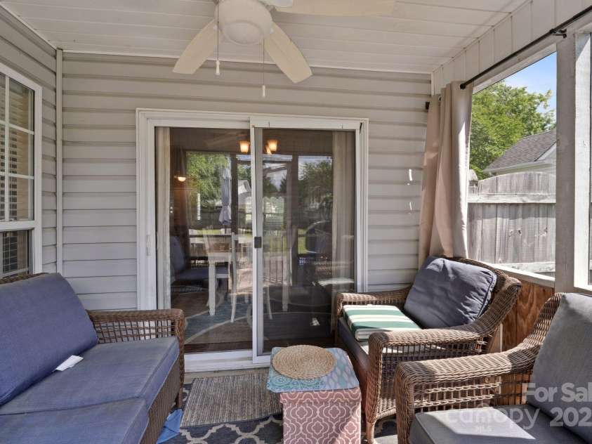 8105 Castlemaine Drive, Matthews, NC 28104.  MLS# CAR4258985, YatesRealty ID 31561. 
