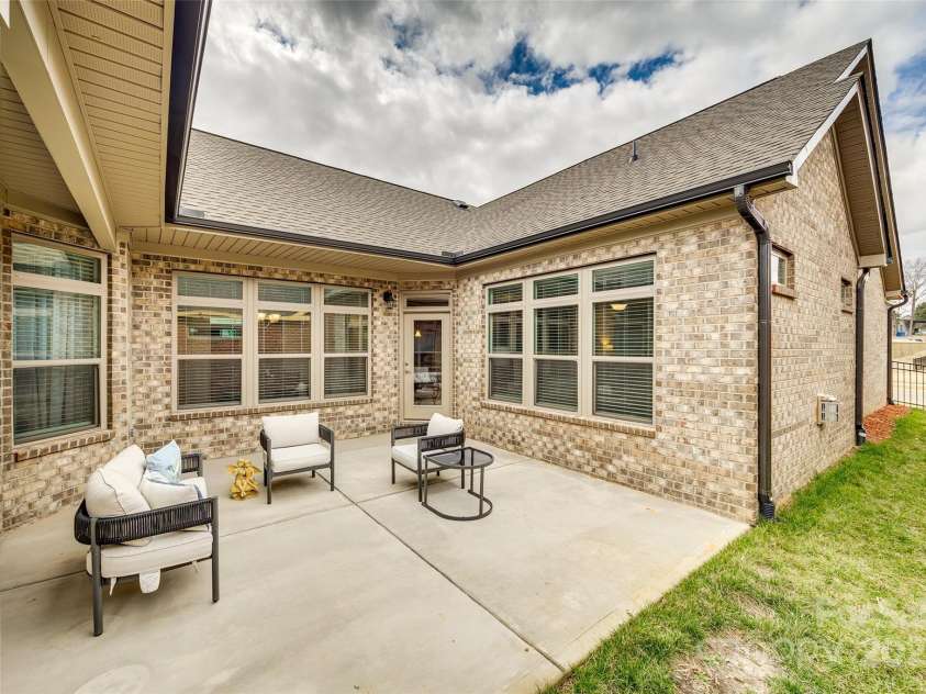333 Lifestyle Court, Cramerton, NC 28056.  MLS# CAR4228979, YatesRealty ID 31562. 