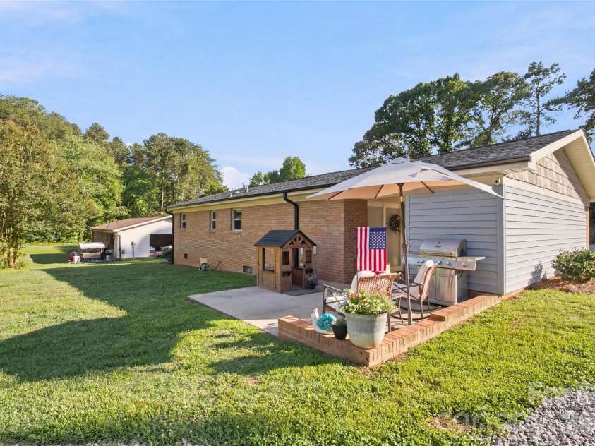 4608 Rainbow Drive, Kannapolis, NC 28081.  MLS# CAR4393962, YatesRealty ID 31562. Back patio for your table, swing or fire pit