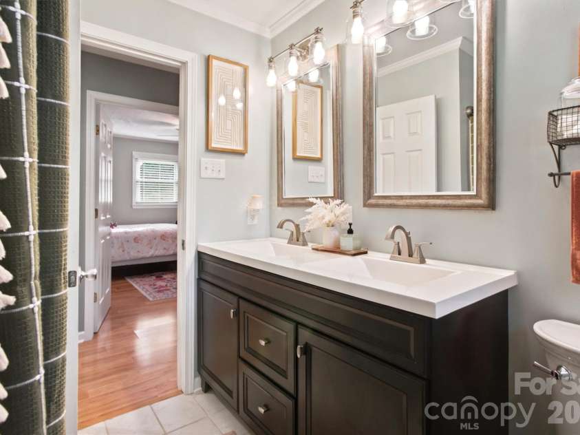 4608 Rainbow Drive, Kannapolis, NC 28081.  MLS# CAR4393962, YatesRealty ID 31562. Double sinks with plenty of counter space