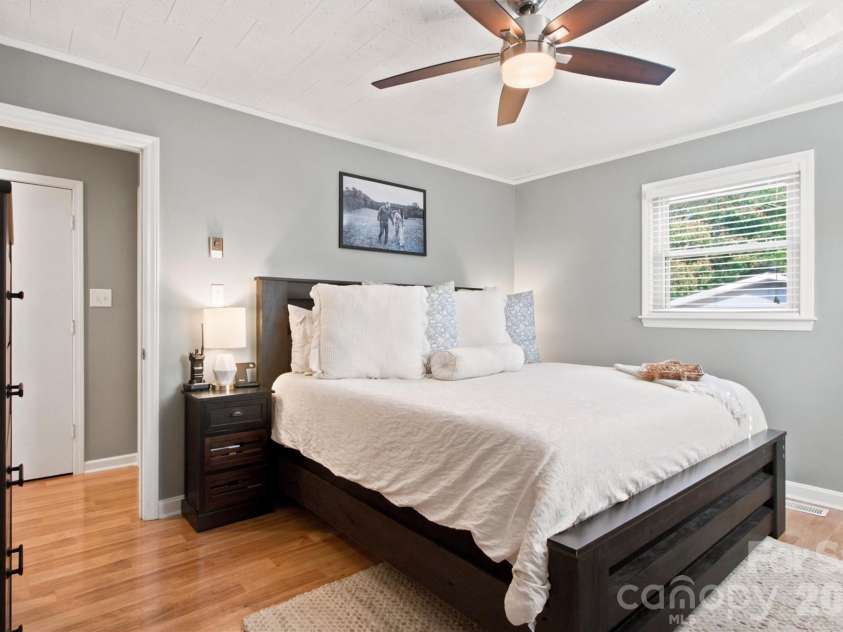 4608 Rainbow Drive, Kannapolis, NC 28081.  MLS# CAR4393962, YatesRealty ID 31562. Primary bedroom