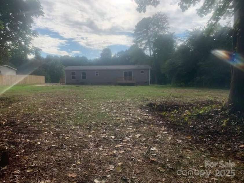 166 Eastgate Drive, Statesville, NC 28625.  MLS# CAR4280738, YatesRealty ID 31563. 