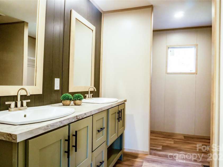 166 Eastgate Drive, Statesville, NC 28625.  MLS# CAR4280738, YatesRealty ID 31563. 