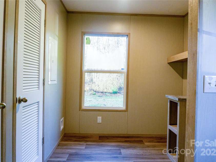 166 Eastgate Drive, Statesville, NC 28625.  MLS# CAR4280738, YatesRealty ID 31563. 