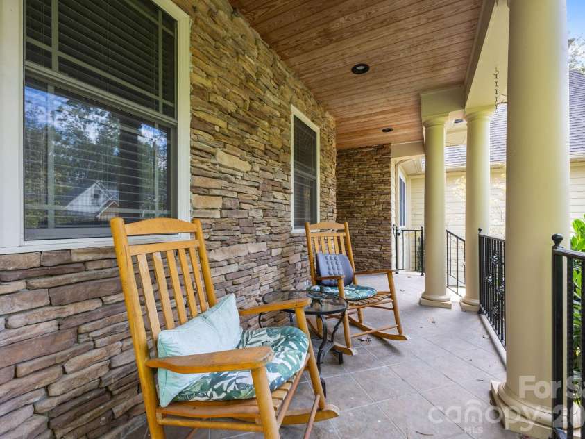 40 Mountain Shadows Drive, Leicester, NC 28748.  MLS# CAR4392638, YatesRealty ID 31563. 
