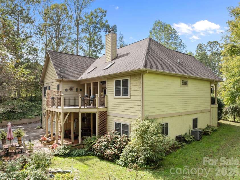 40 Mountain Shadows Drive, Leicester, NC 28748.  MLS# CAR4392638, YatesRealty ID 31563. 
