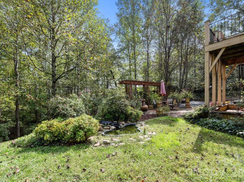 40 Mountain Shadows Drive, Leicester, NC 28748.  MLS# CAR4392638, YatesRealty ID 31563. 