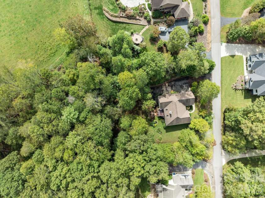 40 Mountain Shadows Drive, Leicester, NC 28748.  MLS# CAR4392638, YatesRealty ID 31563. 