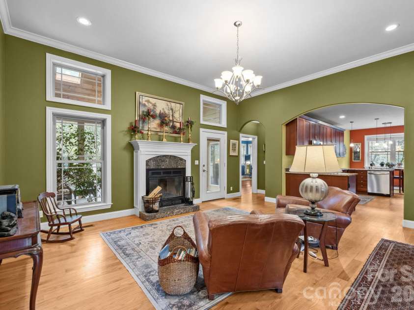 40 Mountain Shadows Drive, Leicester, NC 28748.  MLS# CAR4392638, YatesRealty ID 31563. 