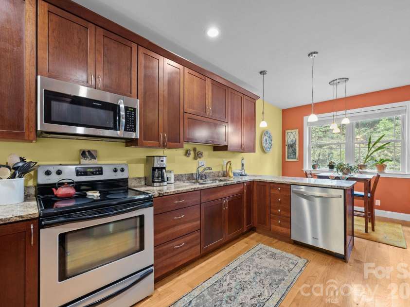 40 Mountain Shadows Drive, Leicester, NC 28748.  MLS# CAR4392638, YatesRealty ID 31563. 